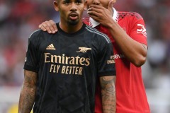 阿诺德造尴尬纪录，姆巴佩双响，10人皇马2-1马赛，豪取16场不败